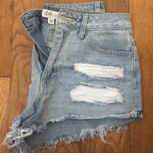 Destroyed high waist shorts
